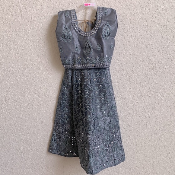 GREY SILVER NET EMBROIDERY LEHENGA WITH CHOLI DRAPE FOR GIRLS. Size 4-5. - Picture 1 of 6